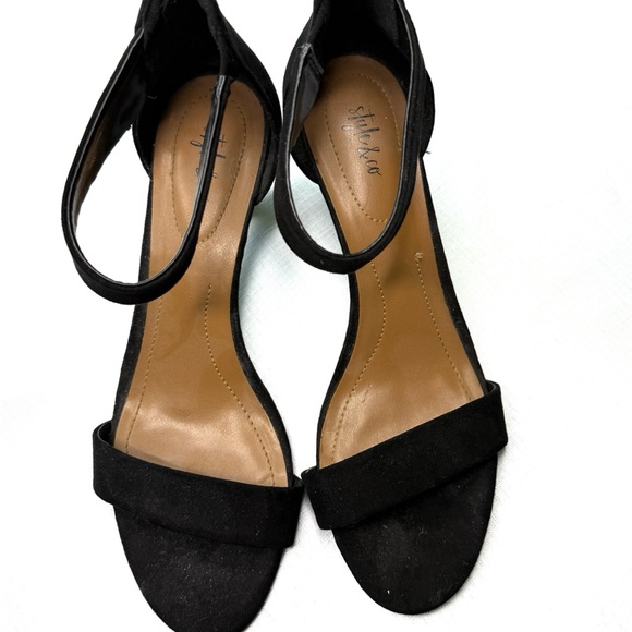 Style & Co. Heels Black Back Zipper Ankle Strap Elegant Design Sandal Sz 9 - Picture 1 of 6